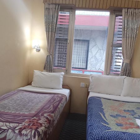 Hotel Celestyinn Pokhara Ngoại thất bức ảnh